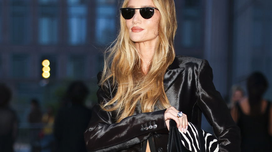 Rosie Huntington-Whiteley trägt in New York den Taschen-Trend für den Herbst 2025