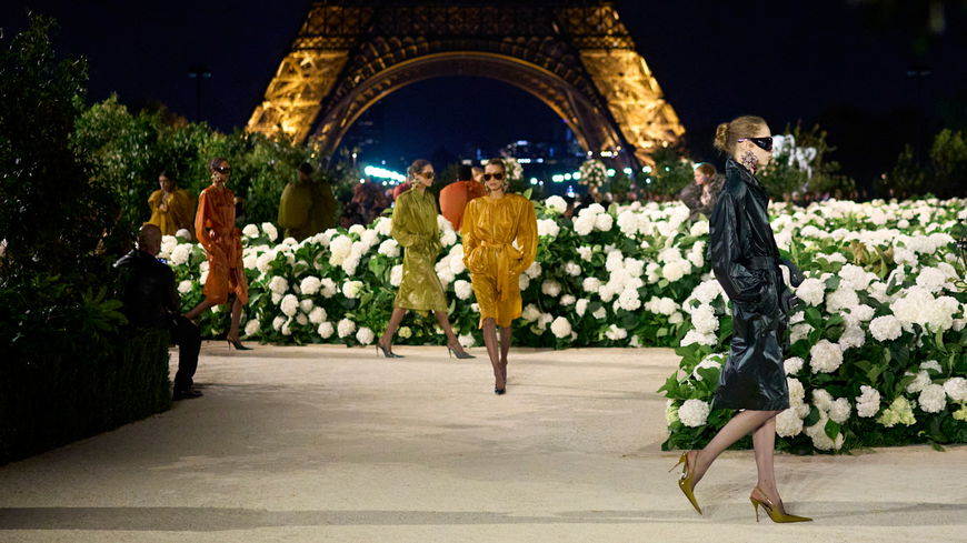3 Mode-Trends für Frühjahr/Sommer 2026 – inspiriert von Saint Laurent