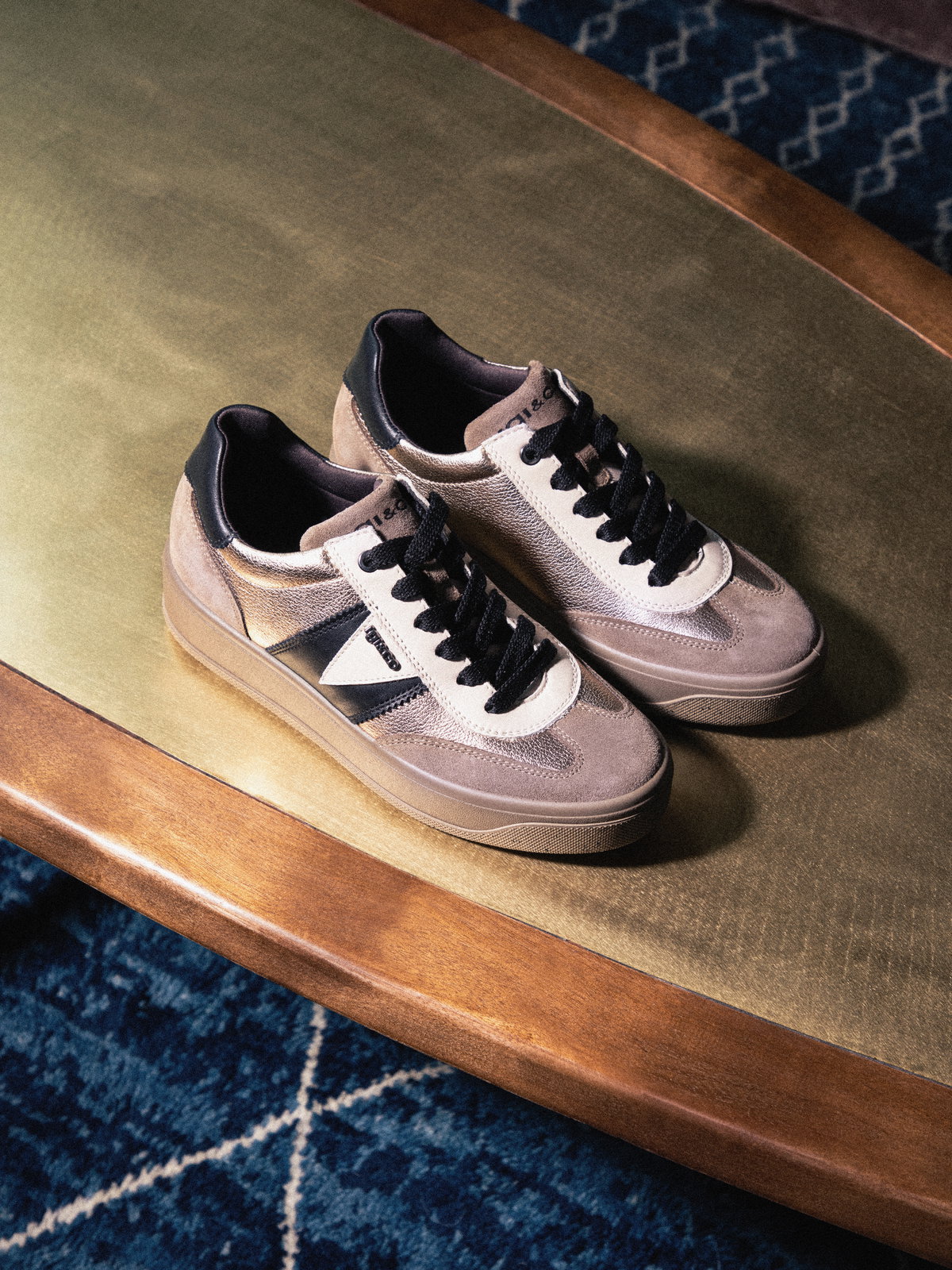 Sophisticated und super vielseitig – die cleanen Leder-Sneaker von Igi&Co bringen italienische Eleganz in deinen Alltags- und Office-Look