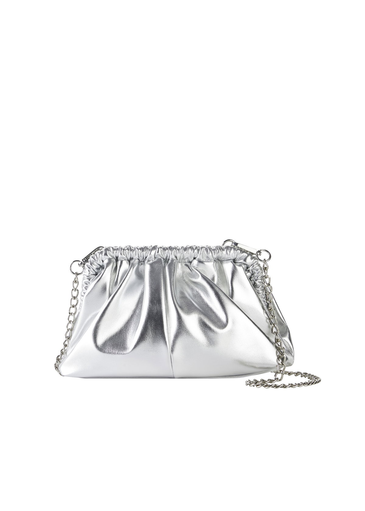 Die silberne Clutch setzt glänzende Akzente und ist der Hingucker zu jedem Outfit.