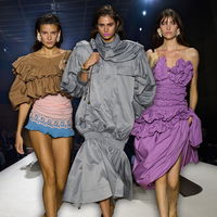 Chloé hat es vorgemacht: Im Frühling 2026 tragen wir diese 3 Mode-Trends
