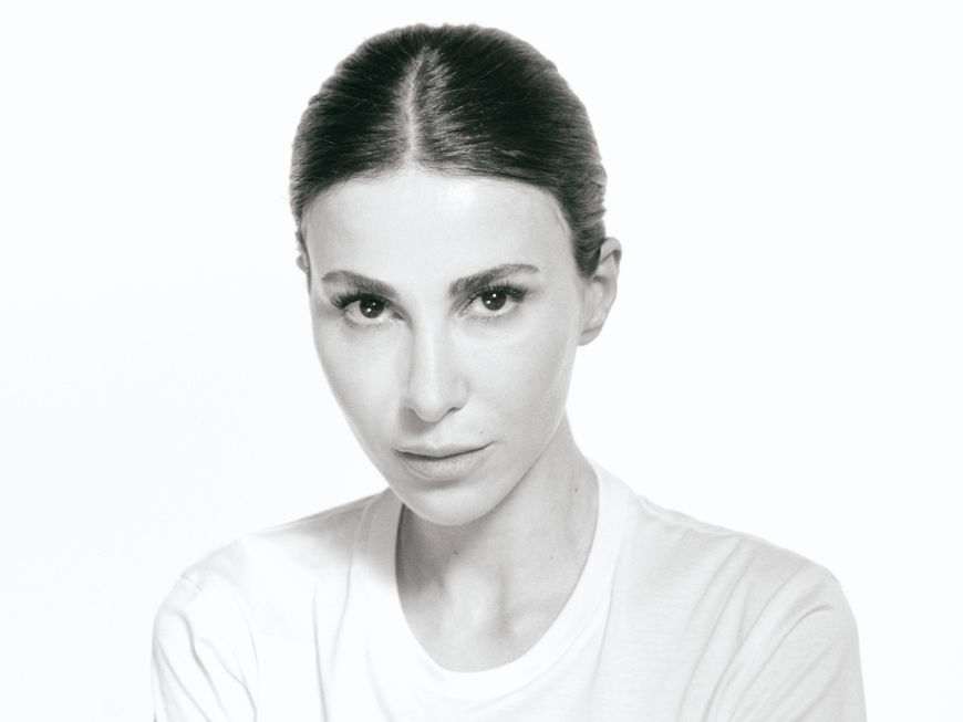 Dr. Emi Arpa