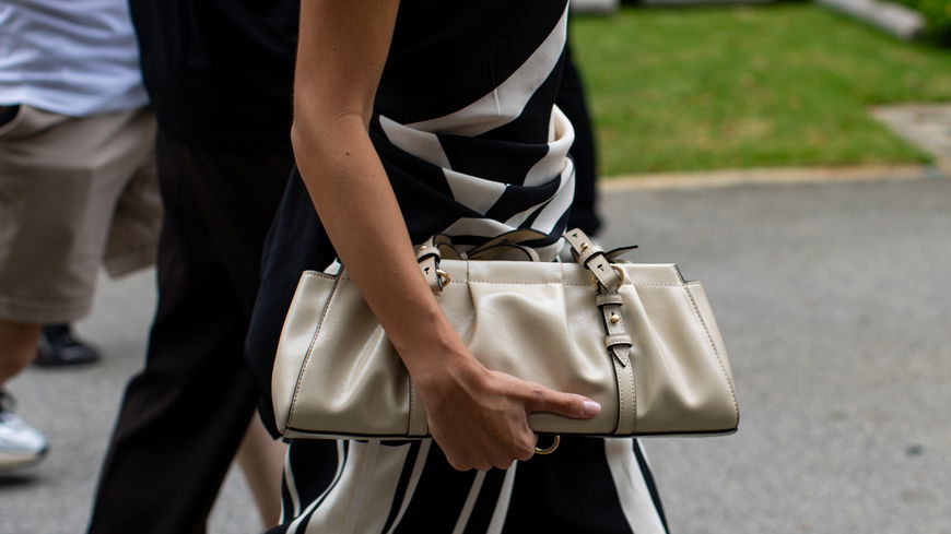 Alle Formel 1-WAGs tragen jetzt diese Trend-Taschen