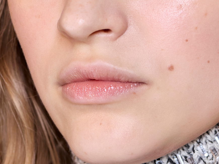 Frau mit gepflegten Lippen