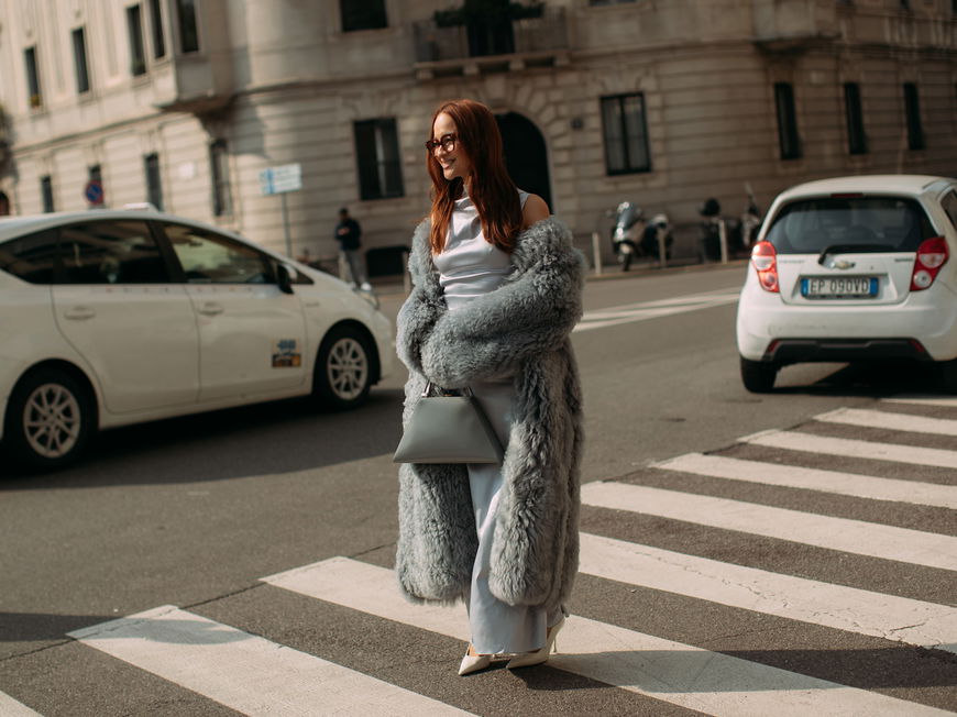 Fake Fur Mantel Streetstyle