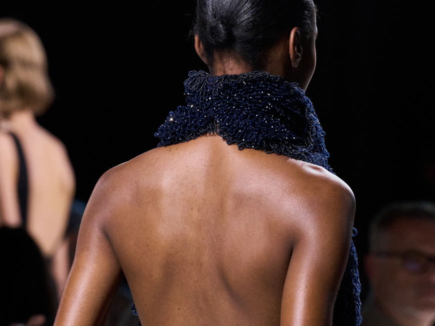 Model mit gepflegter Haut