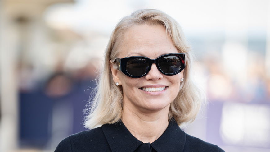 Nicht mehr blond: Pamela Anderson überrascht mit neuer Haarfarbe