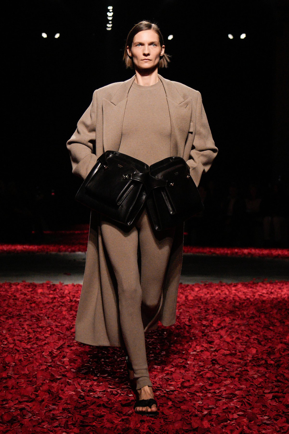 Mantel Mocha Mousse Ferragamo
