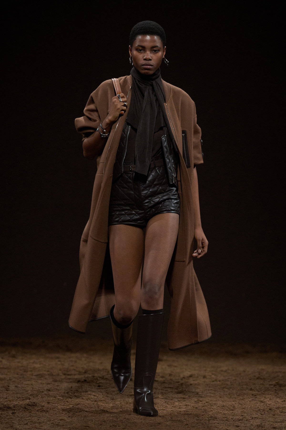 Mantel Mocha Mousse Hermès