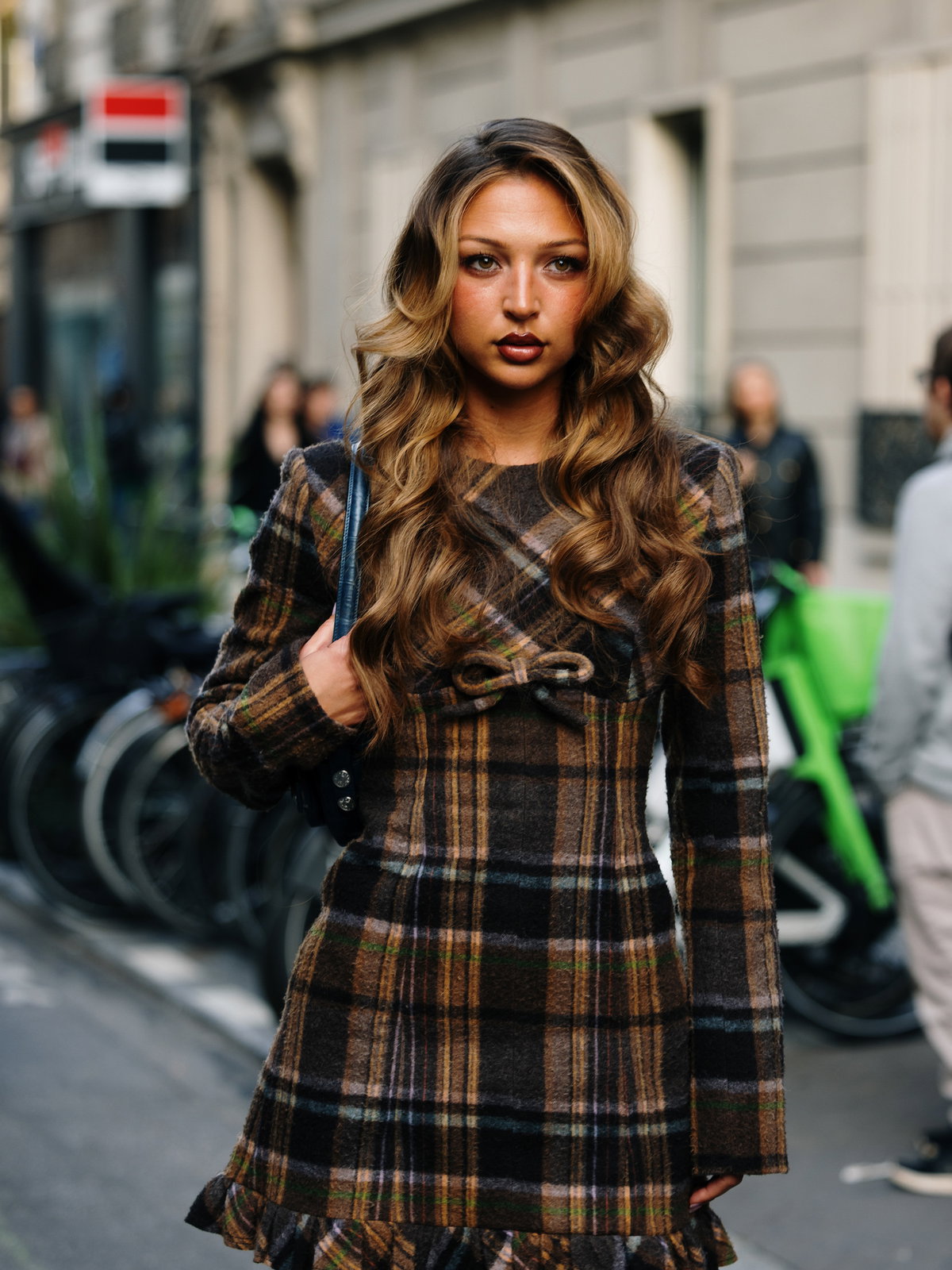 Kariertes Kleid Streetstyle