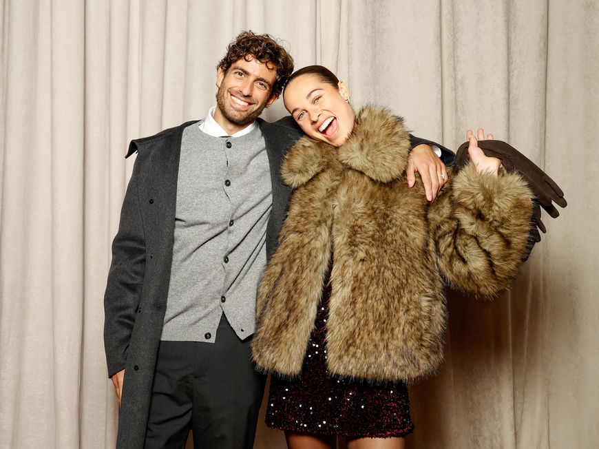 Alle Designer zeigen in ihren Herbst-/Winter-Kollektionen Fake Fur Jacken – 3 Must-haves von Mango