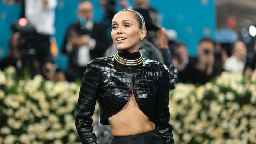Miley Cyrus liebt diesen Lippenstift – und wir shoppen ihn der Drogerie nach