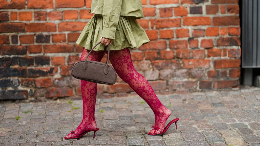 "Quiet Luxury"-Strumpfhosen lassen dein Outfit jetzt nach Luxus aussehen