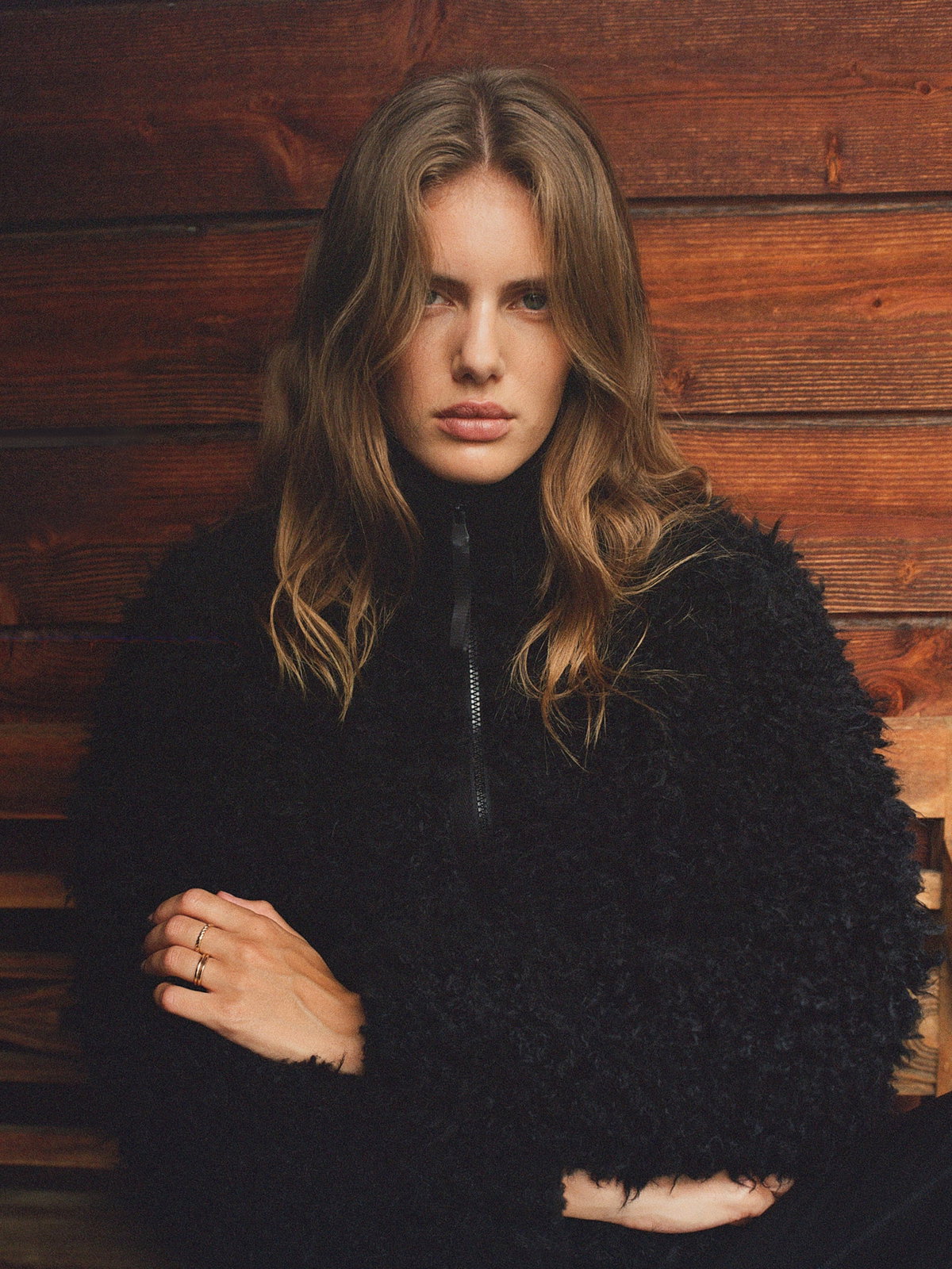 Kuschelig, clean, ikonisch: Die neue Teddyjacke von H&M Move.