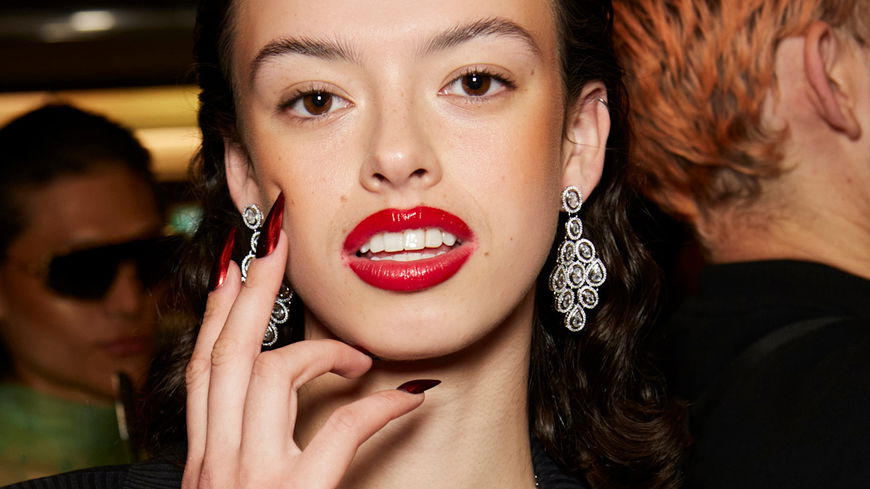 Nagel-Trend 2025: Auf diese "Holiday Nails" setzen wir in den kommenden Tagen