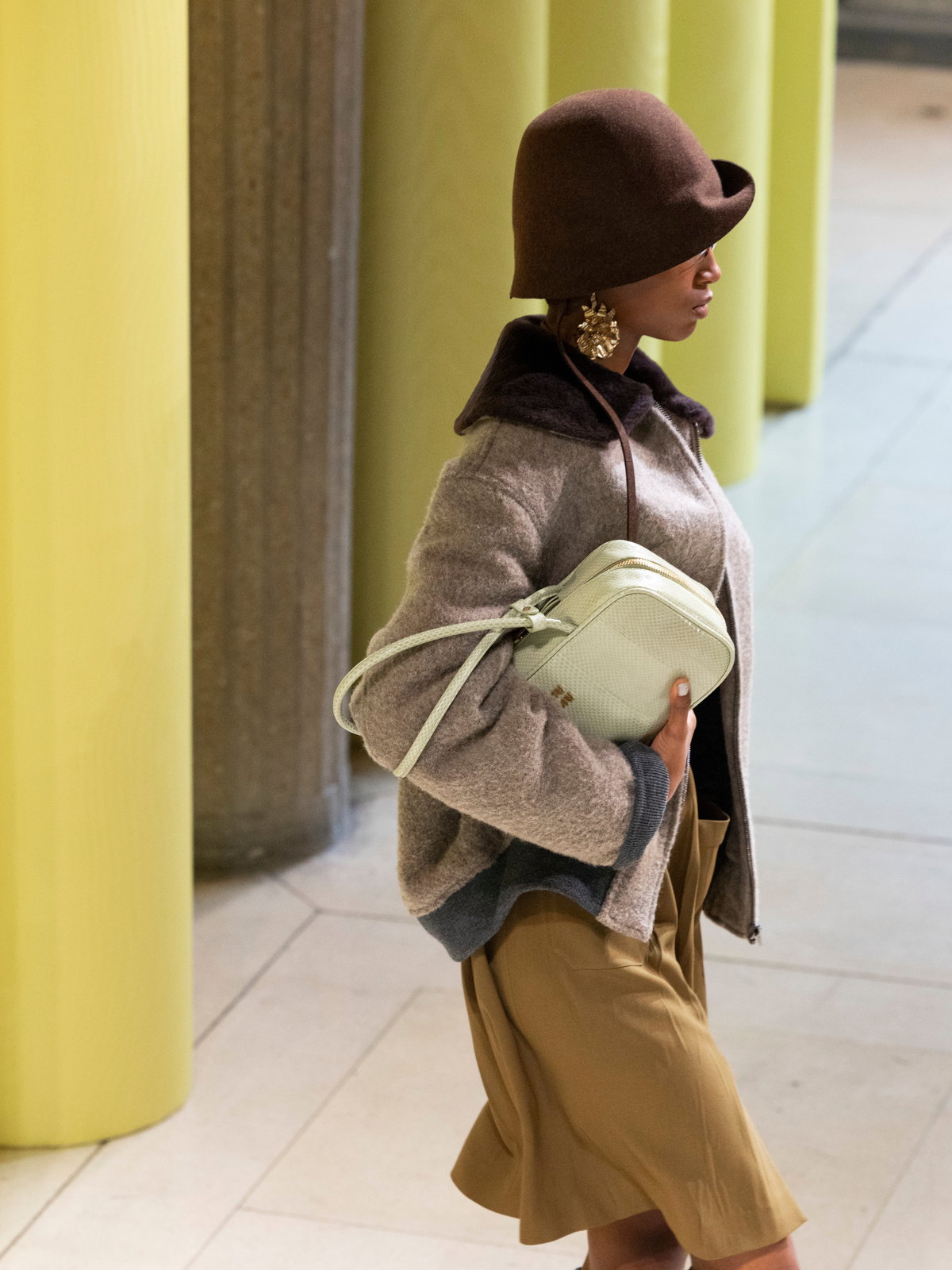 Nicht Beanie oder Balaclava! Dieses Miu Miu-Accessoire tragen jetzt alle It-Girls