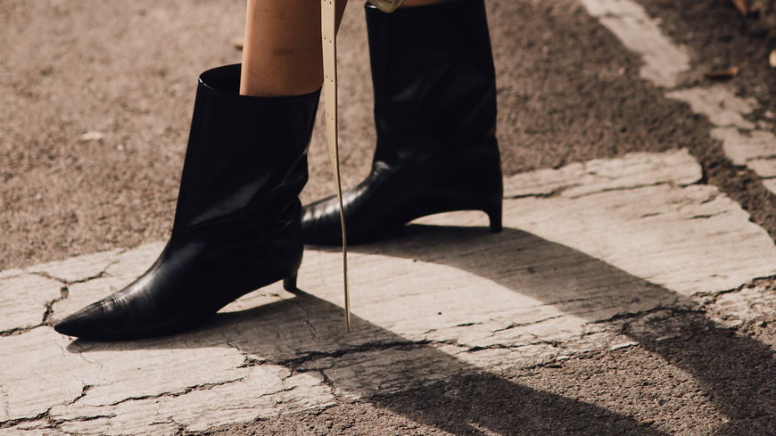Stiefel mit Kitten Heel sind der eleganteste Schuh-Trend im Winter 2025/2026