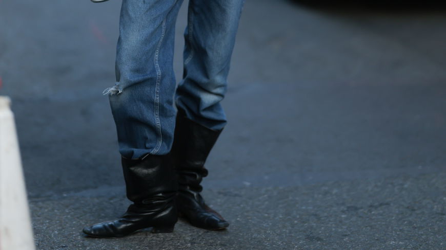 Stiefel-Trends 2026: "Boot Tucking" ist der Stylingtrick, den Fashion Girls jetzt lieben