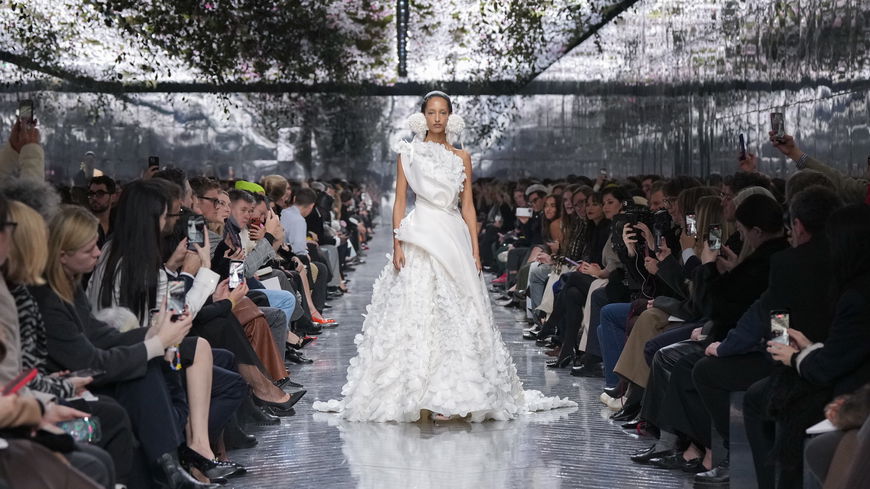 3 Kleider-Trends, die Jonathan Andersons Dior Haute Couture Debüt unvergesslich machen