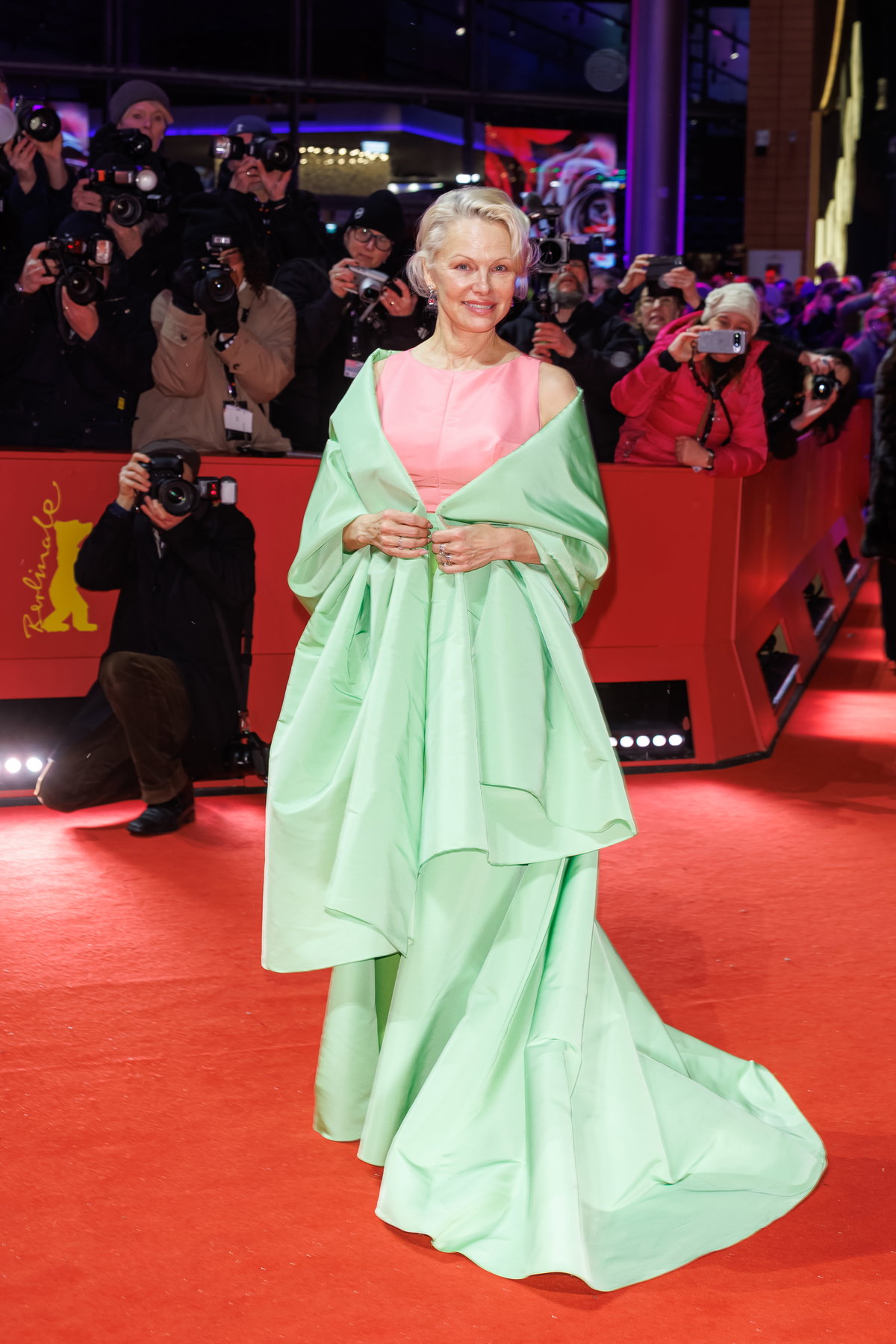 Berlinale 2026: Diese Star-Looks begeistert auf dem roten Teppich