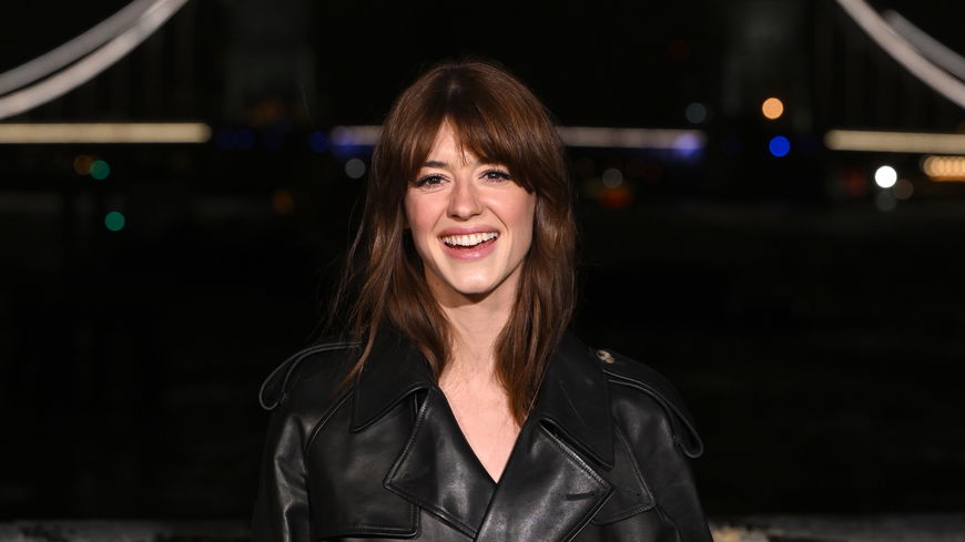 Beauty Crush! Daisy Edgar-Jones' "Bottleneck Bangs" könnten stylischer nicht sein
