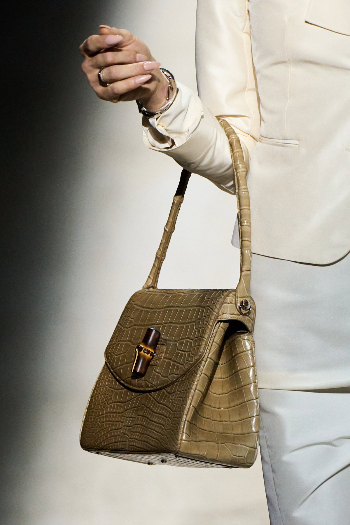 Gucci Bamboo Back in Oliv
