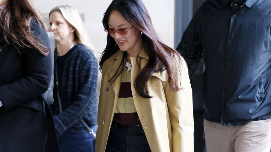 "Bridgerton"-Star Yerin Ha trägt diese Trend-Tasche von Longchamp im Frühling 2026