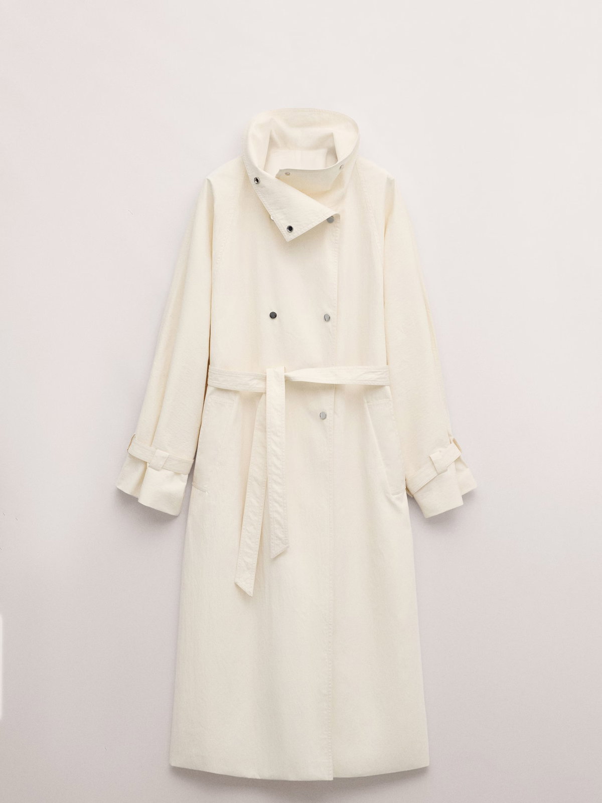 Mode-Trends 2026: Dieser neue Mango-Mantel gibt deiner Frühlingsgarderobe Rich Girl-Vibes
