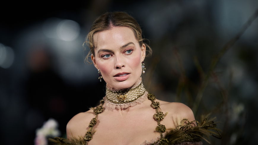 Margot Robbie trägt in "Wuthering Heights" diesen Blush – und wir rennen zu Chanel