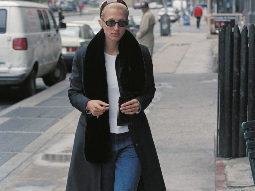 Mit der "Bessette Jeans" sieht im Frühling 2026 jedes Outfit nach 90s Minimalismus aus