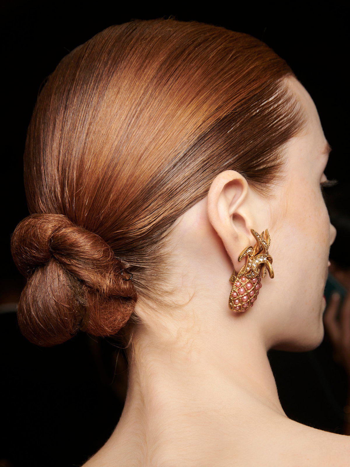 Hochsteckfrisuren: Diese Hairstyles liegen im Trend