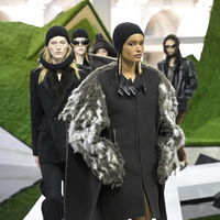 Louis Vuitton bei der Paris Fashion Week: 3 stylische Accessoire-Trends mischen unsere Outfits auf