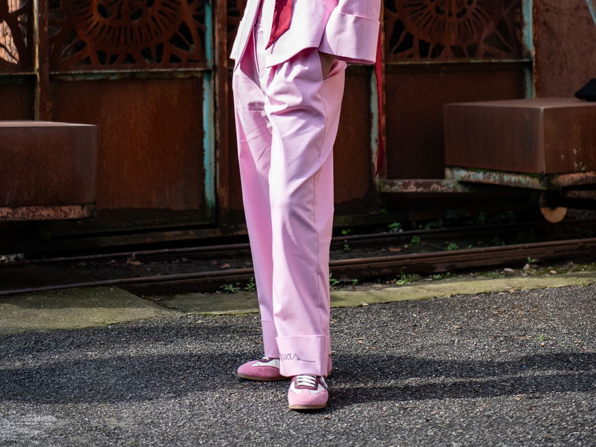 Der pinkfarbene Sneaker von Gabor macht Lust auf den Frühling 2026