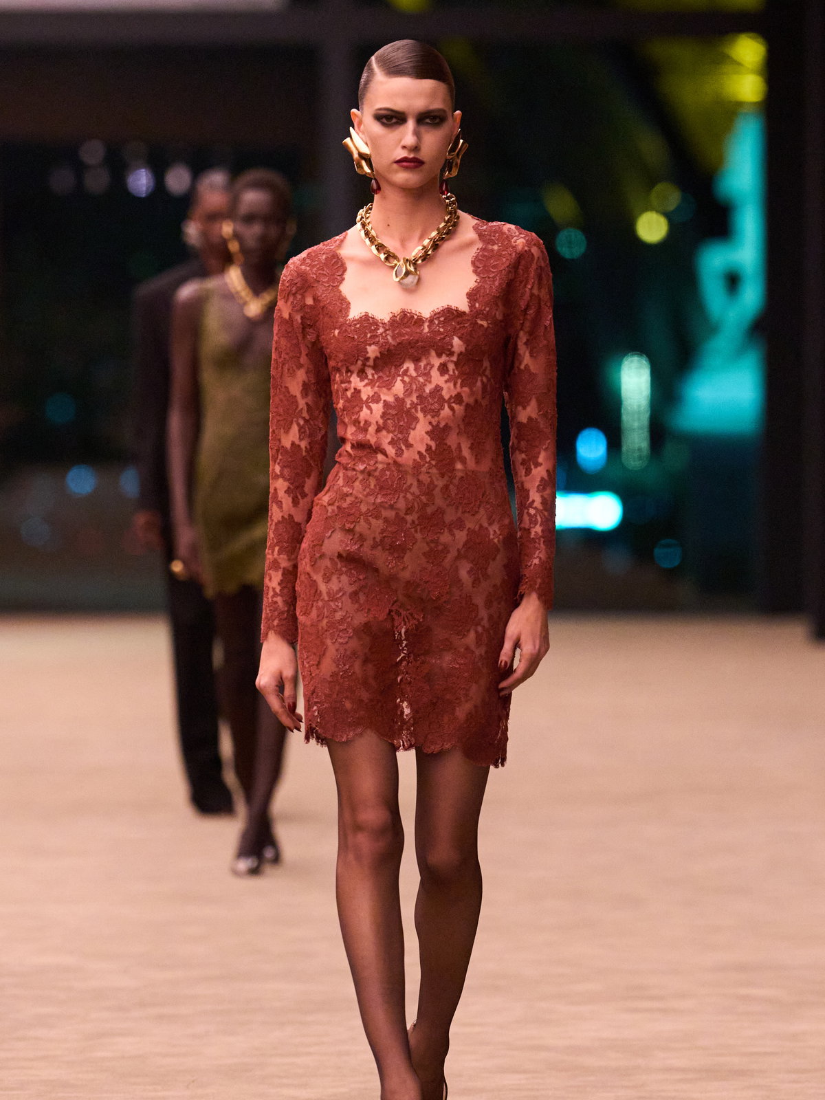 3 Mode-Trends von Saint Laurent für 2026 stehlen wir direkt vom Pariser Runway