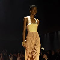 So bringt uns die neue Schiaparelli-Kollektion bei der Paris Fashion Week zum Träumen