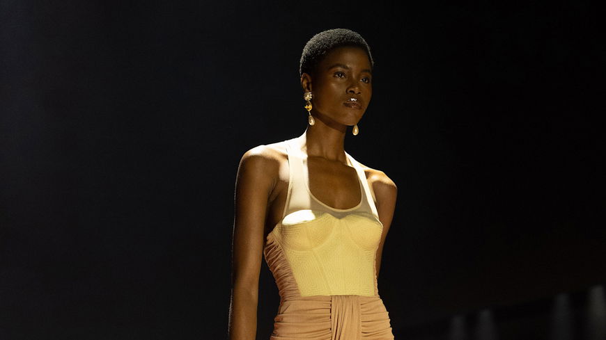 So bringt uns die neue Schiaparelli-Kollektion bei der Paris Fashion Week zum Träumen