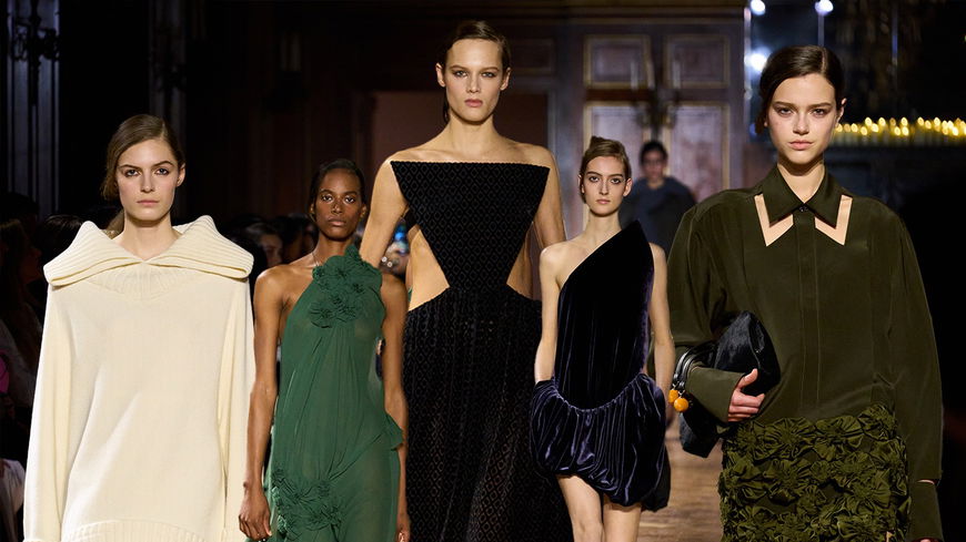 Victoria Beckham auf der Paris Fashion Week: 3 Trends darfst du nicht verpassen