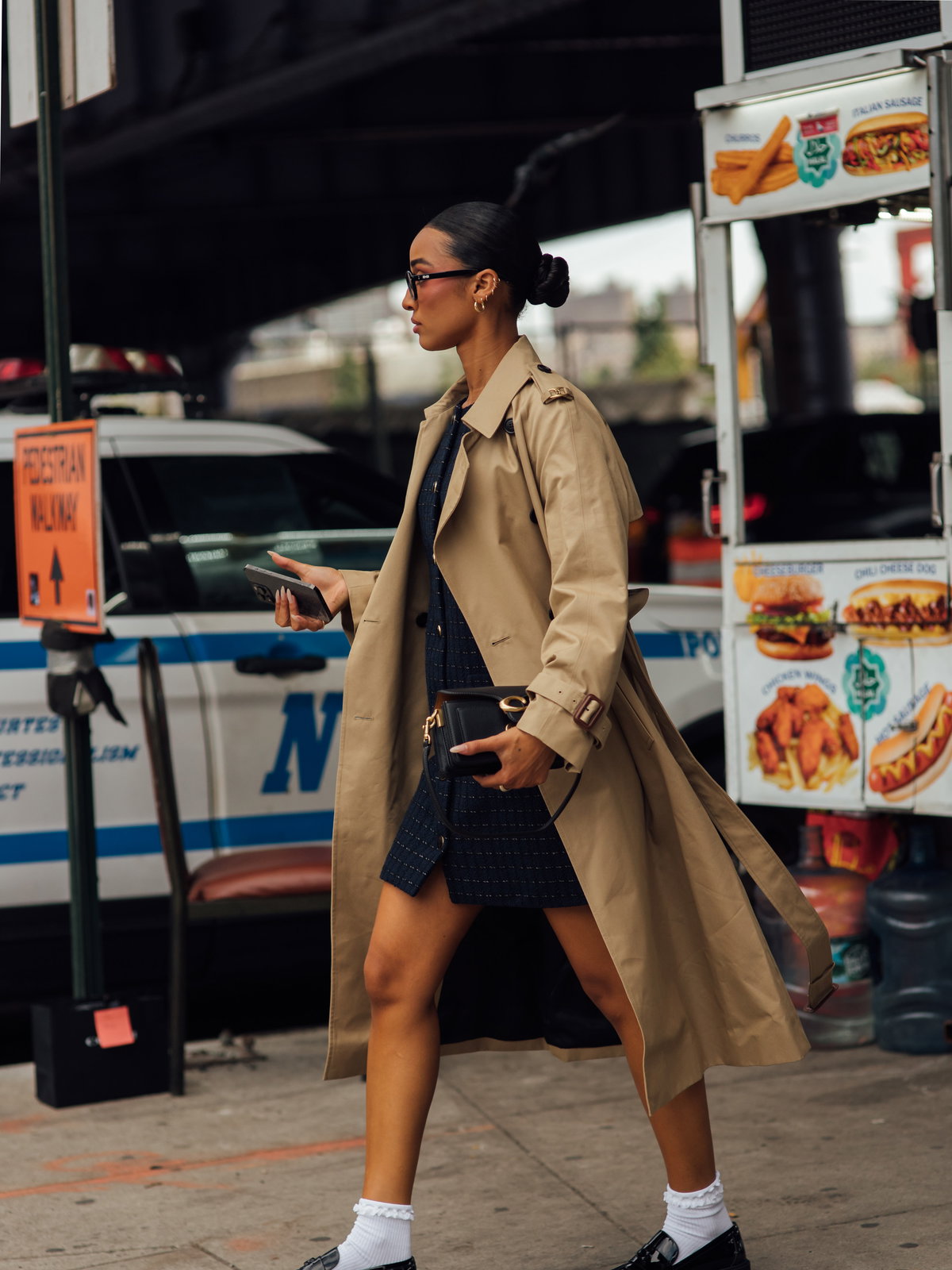 Trenchcoat kombinieren: Die schönsten Looks mit dem Mantel