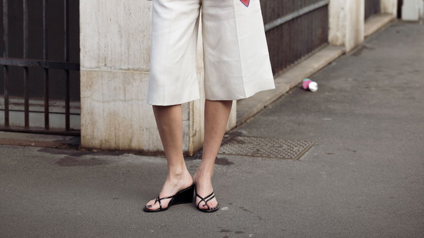 Wer im Trend liegen will, braucht im Sommer 2026 Wedges Flip Flops – 3 Must-haves