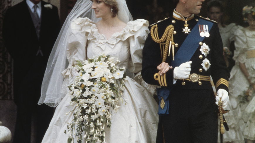 Inspo für Bräute! Die schönsten Hochzeitskleider der Stars