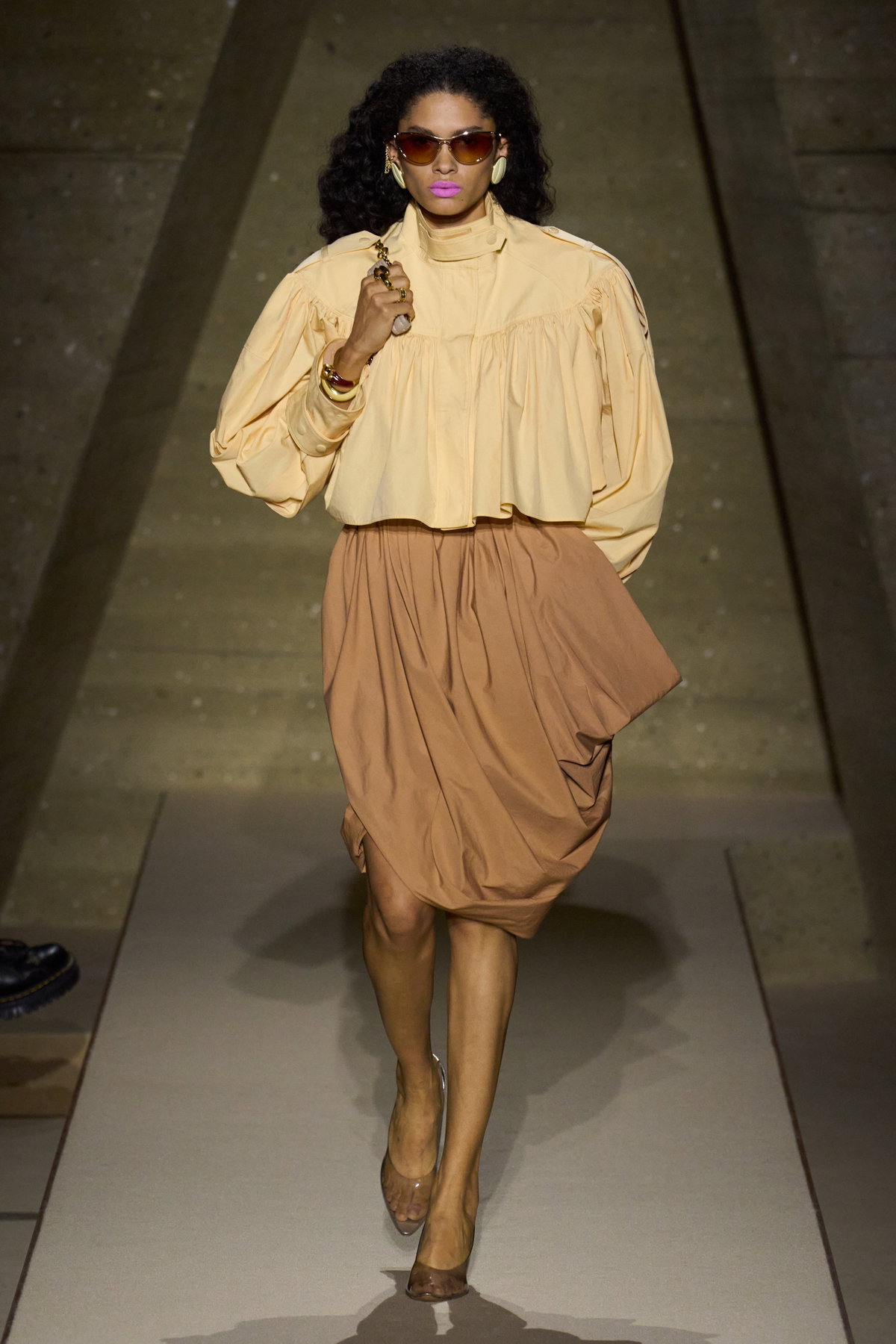 So elegant zeigten sich knielange Röcke auf dem Runway