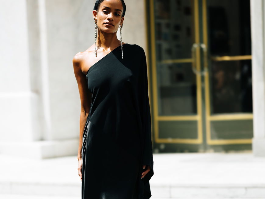 Schwarzes Maxikleid