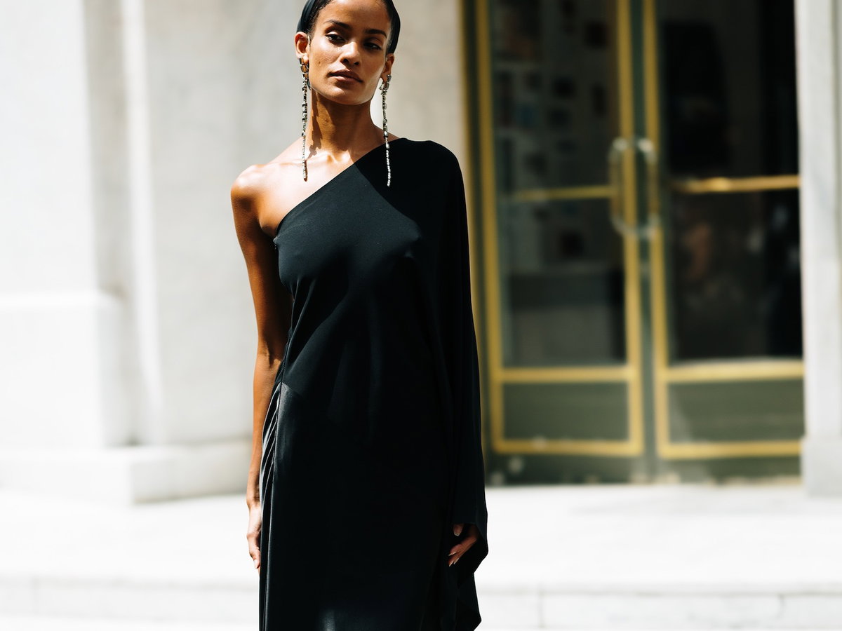 Schwarzes Maxikleid
