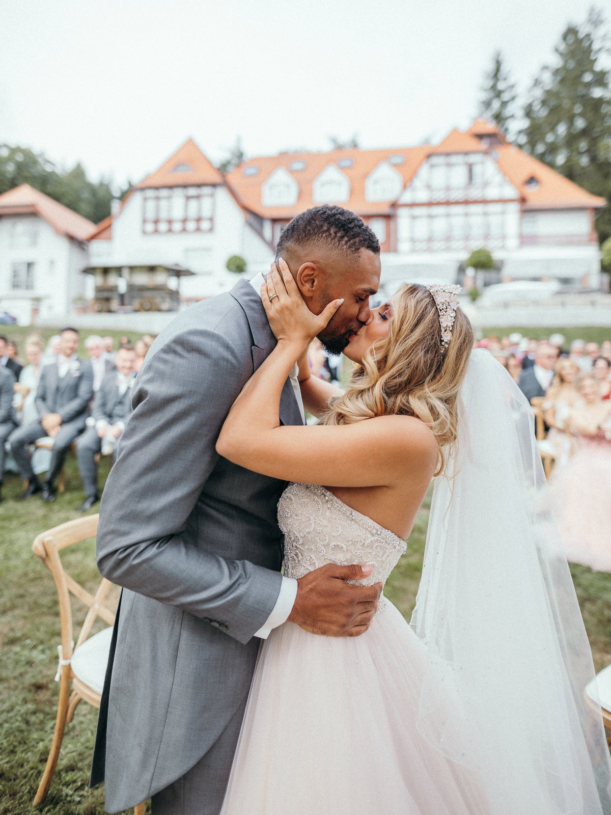 Svenja Fischer ist bei Celebrity Weddings die beste Ansprechpartnerin!