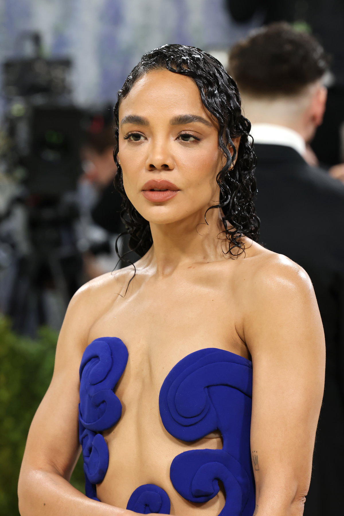 Trend-Alarm bei der Met Gala 2026! Die besten "Wet Hair"-Looks