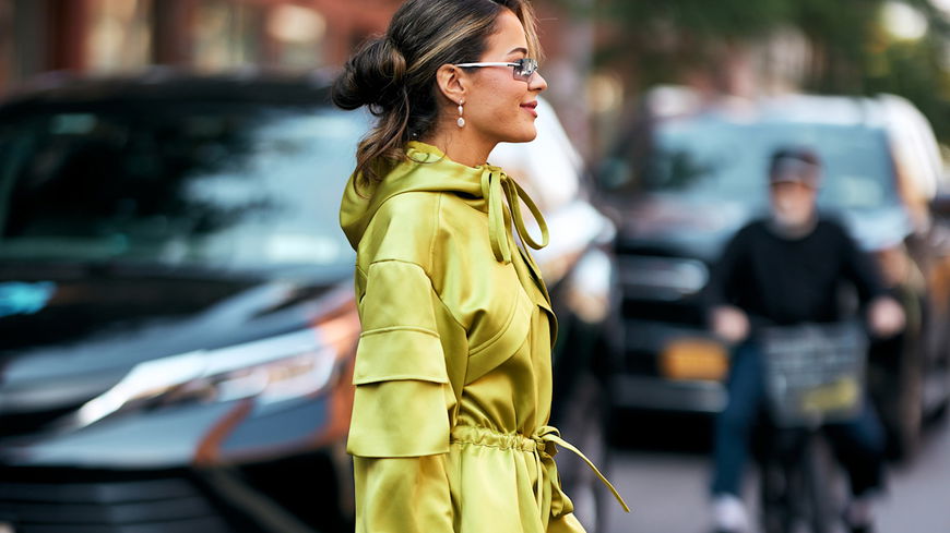 Das "Grüner Apfel"-Kleid von BOSS begeistert im Sommer 2026 die Fashion Girls