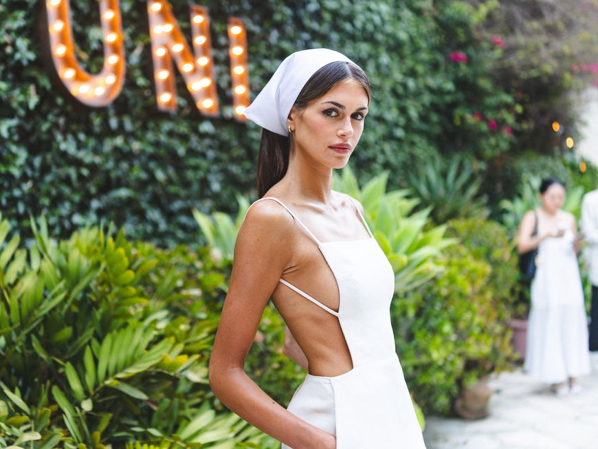 Beauty Crush! Kaia Gerber stylt das beste Haaraccessoire für den Euro-Summer