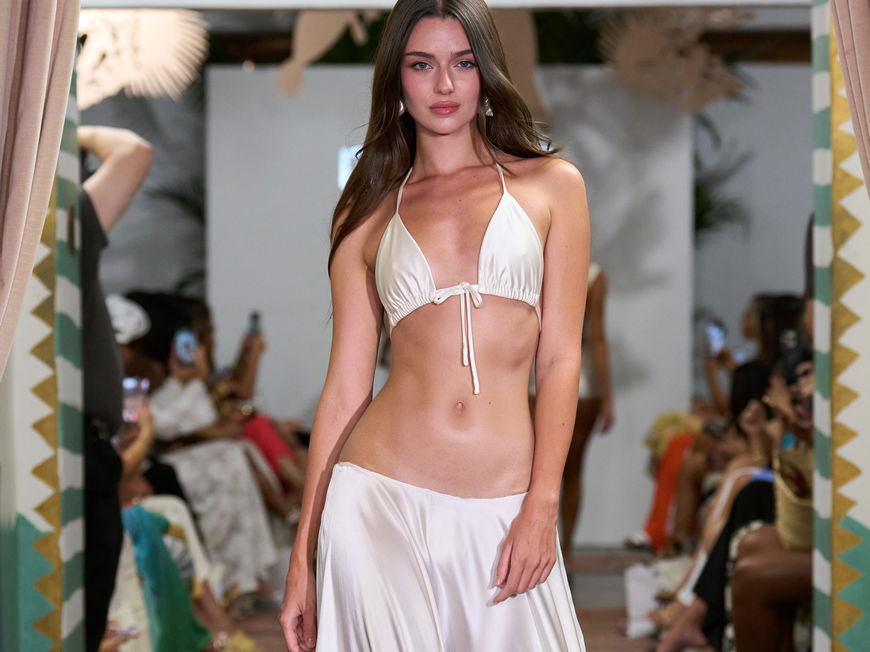 Quiet Luxury Bikinis 2026: 3 edle Modelle für den Sommer