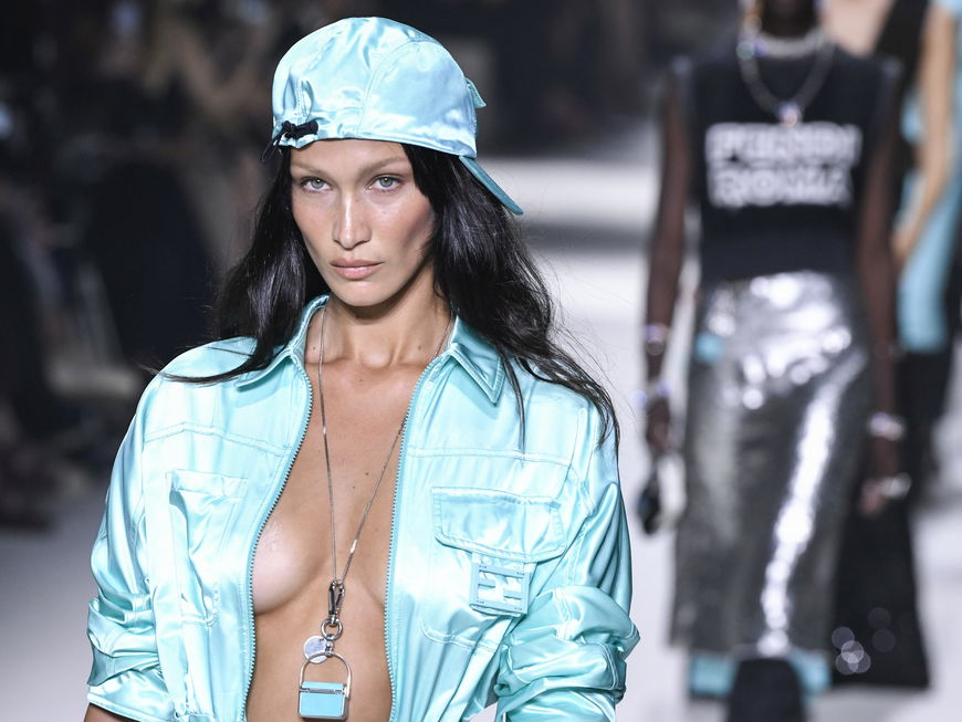 Tiffany Blue ist die schönste Trendfarbe im Sommer 2026 für alle, die Luxus lieben
