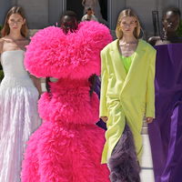 Pierpaolo Picciolis erste Balenciaga Couture-Kollektion ist eine Farbexplosion